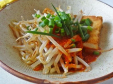 厚揚げステーキのたっぷりもやしのせ