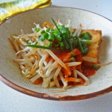 厚揚げステーキのたっぷりもやしのせ