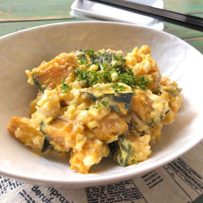 【旬野菜で免疫力アップ】材料2つでレンチン調理!かぼちゃのシーザーサラダ