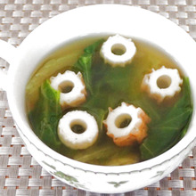 超簡単!5分で出来るレタス&ちくわのスープ