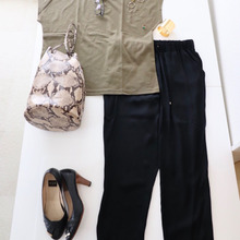 【UNIQLO】「着痩せする」と大人気のTシャツ。色はオリーブを選んだ理由