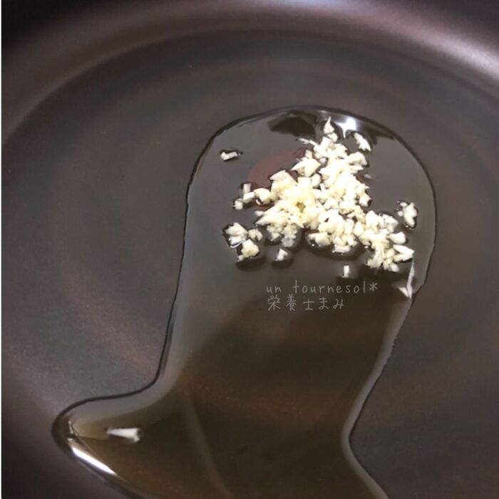 ②オリーブオイルに香りをつける