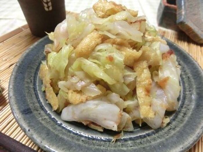 無限に食べられる♪　キャベツ油揚げの梅おかかあえ