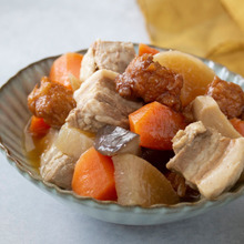 ボリューム満点!具沢山豚角煮