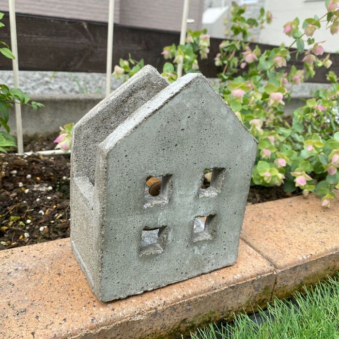 セメントで作るガーデン用蚊取り線香ホルダー