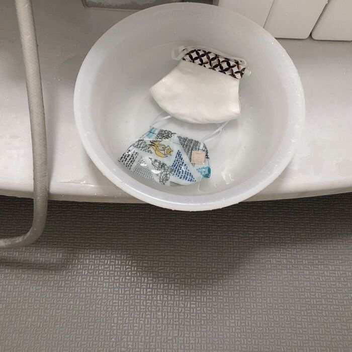 マスクの手入れはお風呂のついでに