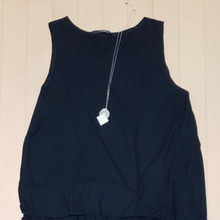 黒のワンピースの着こなし