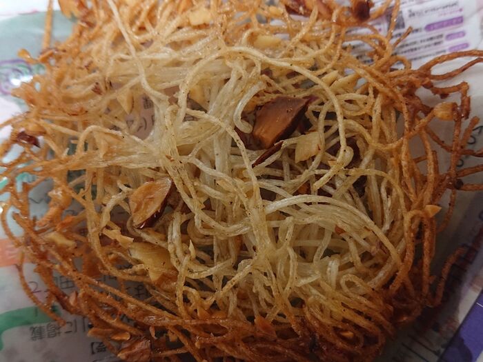 油で揚げて・・・・クリスピーにする。