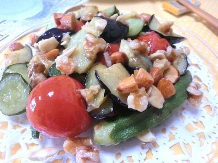 爽やか美味しすぎ♪ 素揚げ夏野菜とナッツのレモン和え