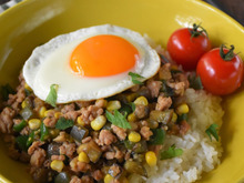 夏野菜たっぷり!子どもも食べやすい和風ガパオライス