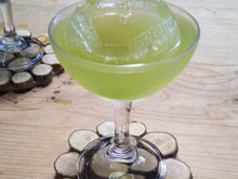 おうちカクテル♡100均のシリコーンアイスボール製氷器を使って…冷え冷えカクテル