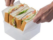 具だくさんなビジュアル系サンドイッチも、すっぽり入ってサッと取り出せる!