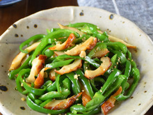 ピーマンの大量消費にも!ピーマンとちくわの中華炒め