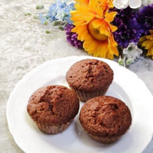 ミックスナッツ1袋まるごと入れちゃいました~!♡ナッツたっぷりブラウニーなチョコカップケーキ♪