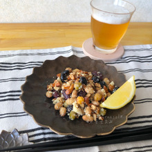 【包丁なし!簡単おつまみ】アーモンドとサラダ豆のガーリックチーズ炒め☆骨粗しょう症予防‼