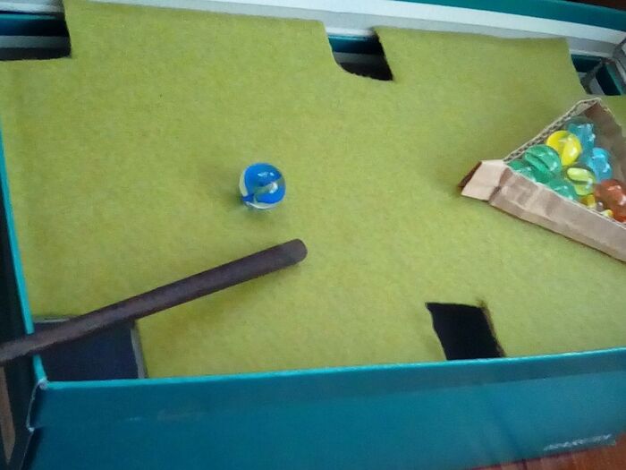 空き箱のふたを裏返しにして使います