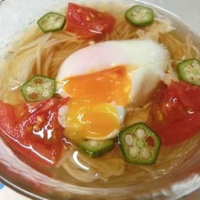 ひんやり美味しい♪ そうめんとポーチドエッグのゼリー寄せ