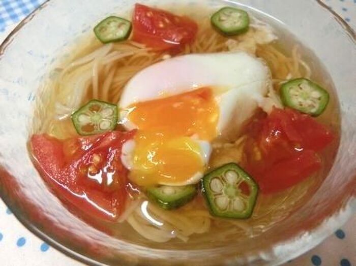 ひんやり美味しい♪ そうめんとポーチドエッグのゼリー寄せ