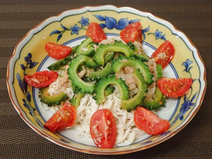 食欲増進!ゴーヤとトマトのエスニック素麺