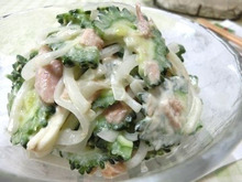 ほどよい苦みも爽やか♪ ゴーヤと玉ねぎのツナサラダ