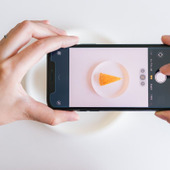 スマホ写真の失敗をなくしたい!撮影時に知っておきたい基本の構え方とは?