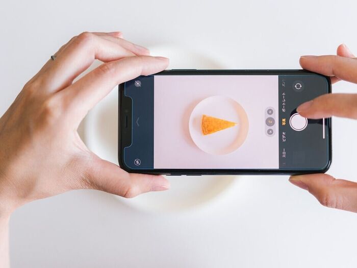 スマホ写真の失敗をなくしたい!撮影時に知っておきたい基本の構え方とは?