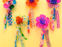 ペットボトルでカラフルな「お花ロゼット」を作ろう♡