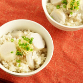 便利な野菜だし使用♪【七彩里芋炊き込みごはん】