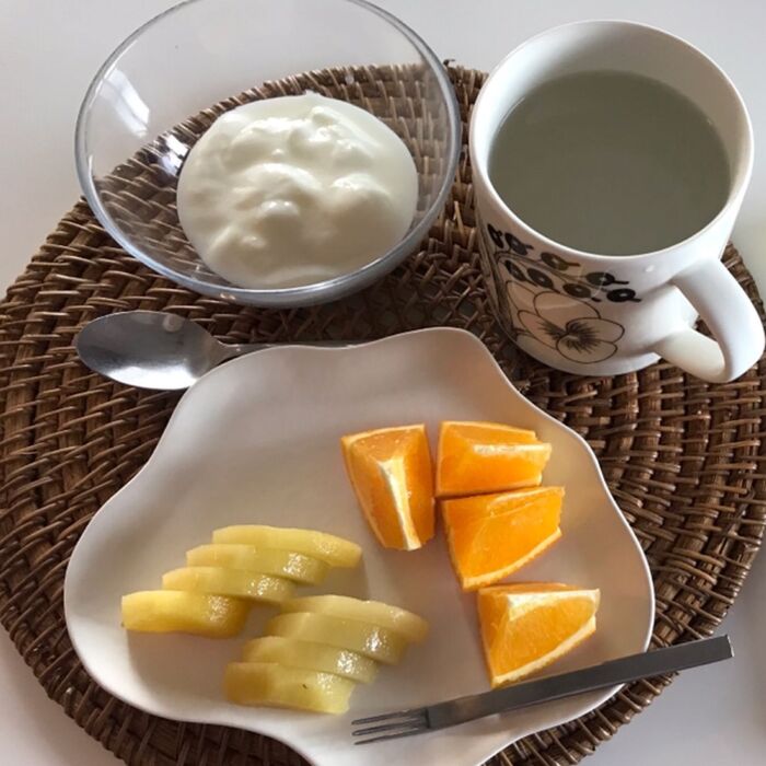ひとくち目はフルーツ🍏