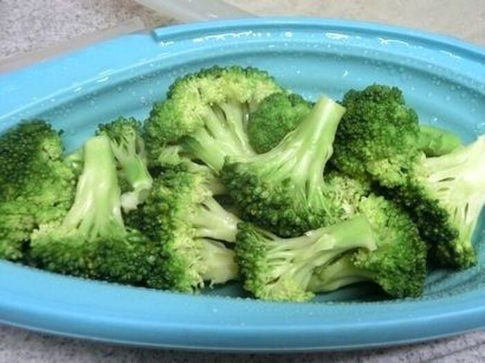 1.ブロッコリーをレンチンする