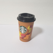秋っぽいデザインのリユーザブルカップ