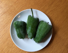 ピーマンを大量買いしたら丸ごと冷凍で決まり!苦みが和らぐ調理法も♪