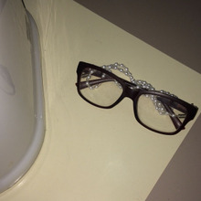 私の置き場を作って下さい>メガネより