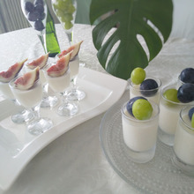 簡単ヨーグルトゼリー。ちょこっとフルーツ乗せで秋を感じる