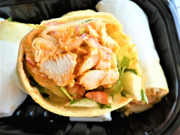 【コストコ】具沢山で大満足!!タンドリーチキンラップ