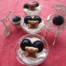 3分で簡単ぶどうのミニケーキコアラがぴょこん(デザート)