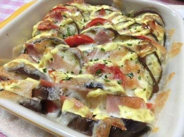 ジュワ~美味すぎ注意♪ なすとトマトの重ねチーズ焼き