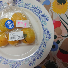 白桃そっくりで、白っぽい果実で 産毛があり、皮や実が柔らかくて 桃そのもの。