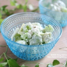 低糖質♡アボカドとセロリの蟹サラダ