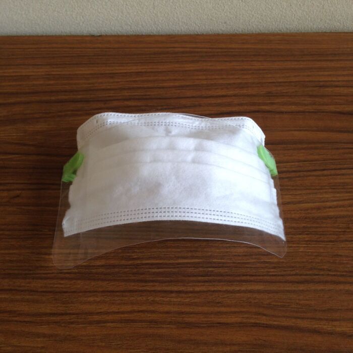 8.マスクに装着する。