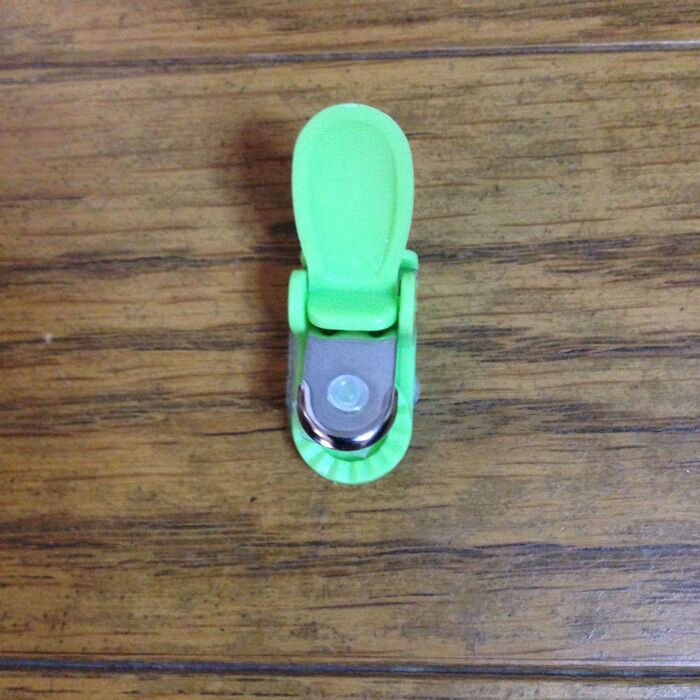 6.バンドクリップを加工する。