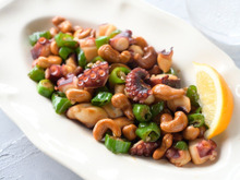 たこ、ししとう、カシューナッツのオイスターソース炒め【15分以内副菜兼おつまみ】