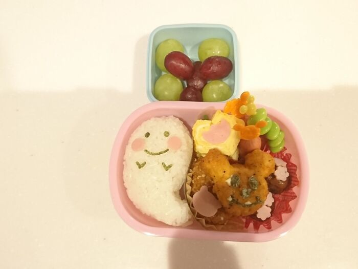 お弁当箱へ、詰める。