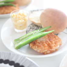 【レシピ】簡単!!美味しい!!パン粉なし!!の海老カツで、海老カツバーガー