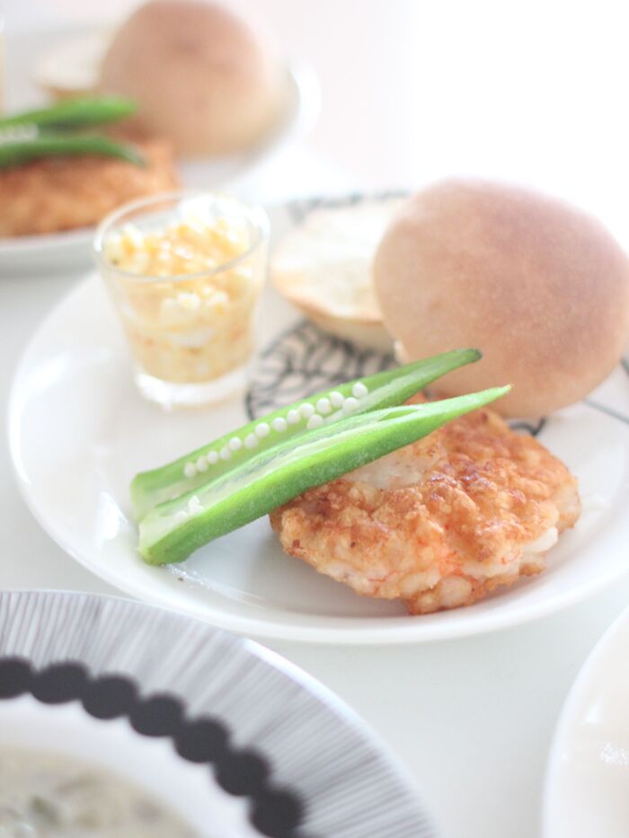 【レシピ】簡単!!美味しい!!パン粉なし!!の海老カツで、海老カツバーガー