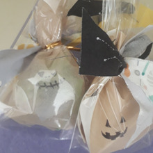 ハロウィンのお菓子にも!はぎれでラッピングタイ