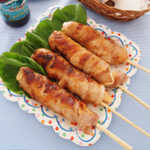 パックごはんで簡単!アウトドア飯「肉巻きチーズおにぎり」