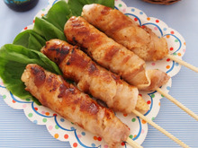 パックごはんで簡単!アウトドア飯「肉巻きチーズおにぎり」