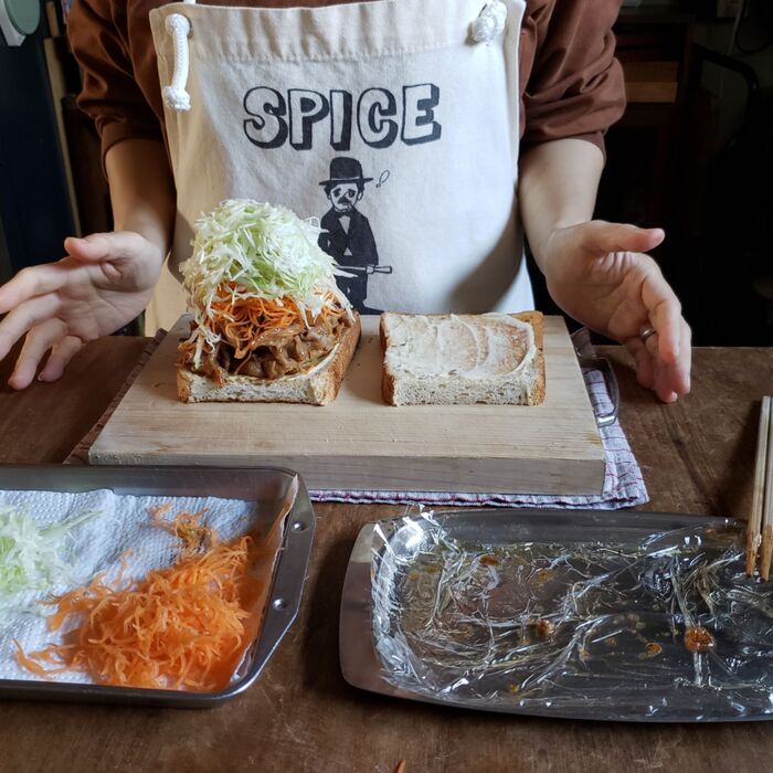 <キャベツを乗せる>