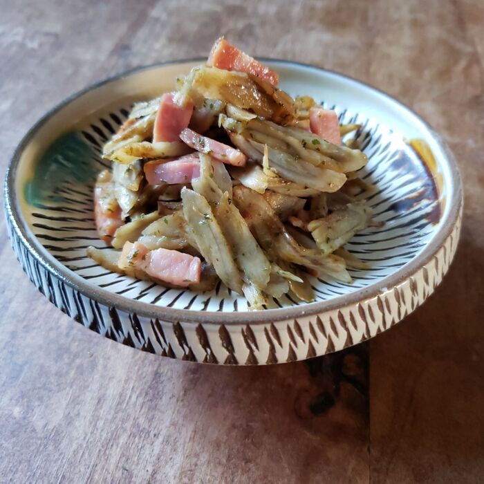 ごぼうとベーコンの洋風炒め。